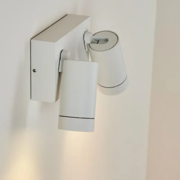 hofstein Applique murale d'extérieur Hakamken Blanc, 2 lumières, Détecteur de mouvement* Lampes Modernes